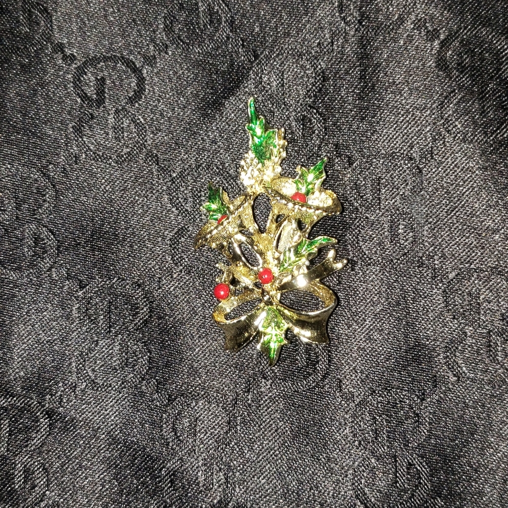 Tri color women's Christmas pendant
